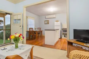 George Cottage - Image 3