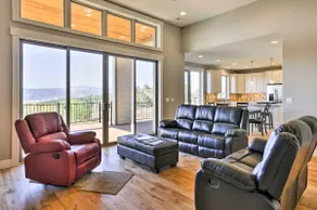 Chic Willamette Valley Home w/ Deck & Vineyard! - Image 5