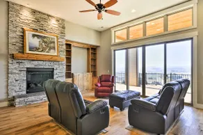 Chic Willamette Valley Home w/ Deck & Vineyard! - Image 4