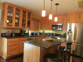 Stunning Lake Forest Glen, HOA access - Image 4