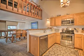 The Mammoth Lodge by Hiking, Lakes, Skiing & More! - Image 4