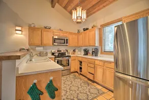 The Mammoth Lodge by Hiking, Lakes, Skiing & More! - Image 5