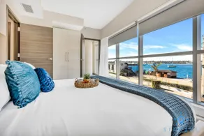 Apartment with Bay View Balcony - Pool - Up To 6 - Gym - Image 4