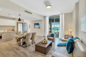 Apartment with Bay View Balcony - Pool - Up To 6 - Gym - Image 3