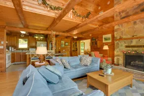 Peaceful Bedford Escape: Deck & Stunning Views! - Image 4