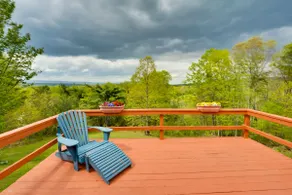 Peaceful Bedford Escape: Deck & Stunning Views! - Image 2