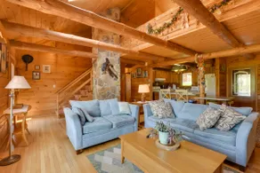 Peaceful Bedford Escape: Deck & Stunning Views! - Image 5