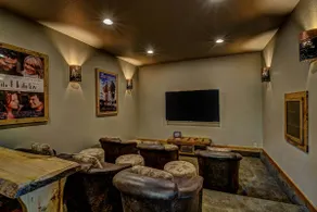 Luxe Lakefront Lodge: Dock & Game Room - Image 5