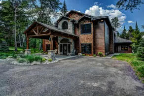 Luxe Lakefront Lodge: Dock & Game Room - Image 2