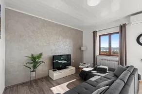 Sea View apartments with shared Pool - Image 2