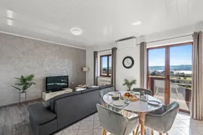 Sea View apartments with shared Pool - Image 3