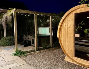 Seven Spires Barn with Private Hot Tub and Sauna - Image 4