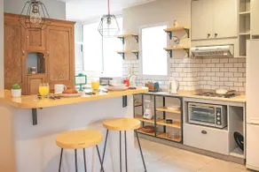 148- Modern Apt. w/Excellent Location in Downtown - Image 3