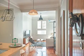 148- Modern Apt. w/Excellent Location in Downtown - Image 4