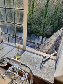 Riverside Cottage • Opposite Arlington Row • Pets - Image 4