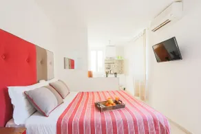 SorrentoVibes - Central Sorrento Apartment by PiazzaTasso&OldTown - Image 2