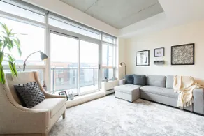 Downtown w. Modern Finishes and Private Balcony - Image 3