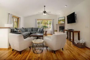 Pet Friendly, Game Room, Walk to Vineyards, BBQ - Image 2