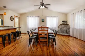 Pet Friendly, Game Room, Walk to Vineyards, BBQ - Image 3