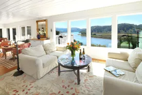 Casa Panama 2 Option by the Sea. The basic idea is to provide the same experience for smaller parties of up to 4 people. You get 2 King Bedrooms, 2.5 Bathrooms, and the rest of the house all to yourself! Only one reservation is booked at a time. - Image 2
