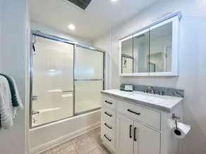 Amazing View Newly Remodeled- L2 EV Charger -Pet friendly - Image 4