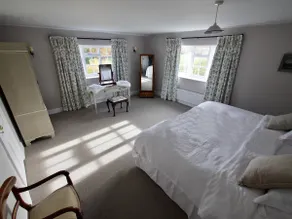 Countryside Escape on Historic Estate - Image 5
