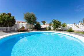 Bungalow Palm Mar with pool and garden - Image 2