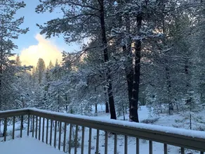 NOUVEAU bain à remous privé, 8 forfaits SHARC illimités, navette de ski gratuite - Image 3