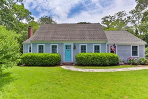 Charming Cottage w/ Deck - Walk to Skaket Beach! - Image 2