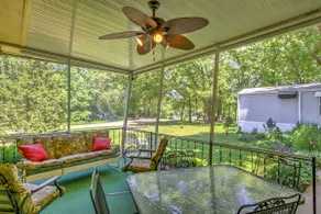 Walk to River! 'It's A Wonderful Life' Cottage - Image 2