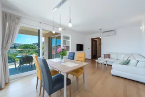 Apartment Maro Bayview - Deluxe Two Bedroom Apartment with Balcony and Sea View - Image 2