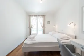 Apartment Maro Bayview - Deluxe Two Bedroom Apartment with Balcony and Sea View - Image 4