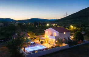 Awesome Home In Prugovo With Wifi And 4 Bedrooms - Image 4