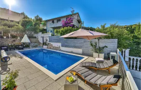 Stunning Home In Marina - Image 2