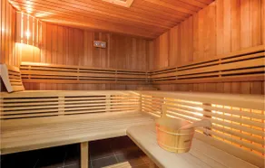 Beautiful home in Mravince with sauna - Image 4