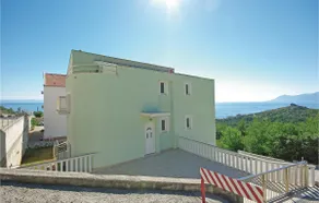 One-Bedroom Apartment In Krvavica - Image 5