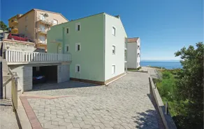 One-Bedroom Apartment In Krvavica - Image 4