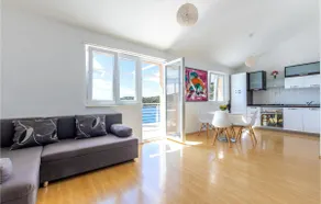 Two-Bedroom Apartment In Vinisce - Image 2