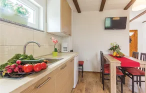 2 bedroom amazing home in Peroj - Image 4