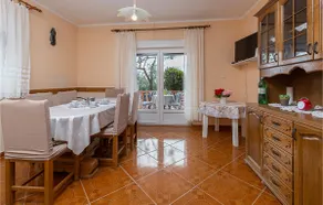 1 Bedroom Lovely Apartment In Betiga - Image 5