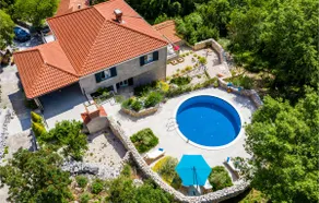 Luxurious Home In Gromaca - Image 2