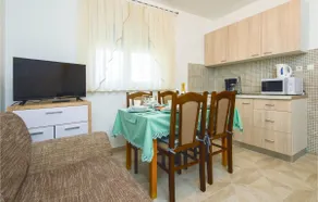Two-Bedroom Apartment In Mali Rat - Image 2