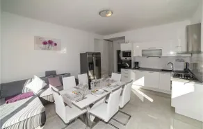 Three-Bedroom Holiday Home In Kastel Sucurac - Image 3