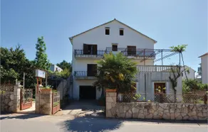 1 bedroom beach front apartment in Vrboska - Image 4