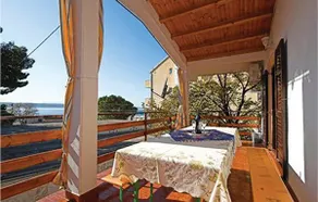 Magnífico apartamento de 4 habitaciones en Starigrad. - Image 3