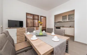 4 bedroom nice home in Privlaka - Image 2