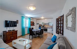 Stunning Home In Dingac - Image 5
