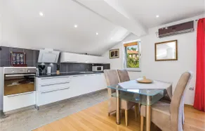 Pet friendly home in Bregi with house sea view - Image 4