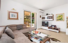 Pet friendly home in Bregi with house sea view - Image 3