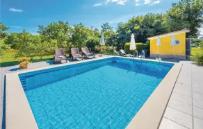 2 Bedroom Stunning Apartment In Labin - Image 5